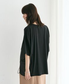 YECCA VECCA 裾ドロストデザインロゴTee