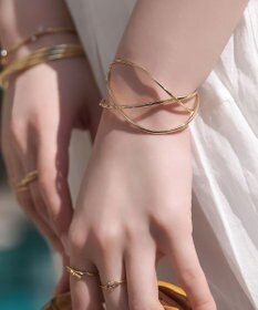 Phoebe グリッターワイドカフバングル　ゴールド