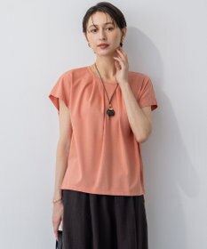 23区 【接触冷感/洗える】ツイストコットンプレーティング タックデザイン カットソー アプリコット系