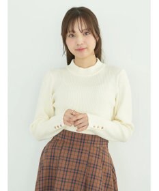 earth music&ecology ゴールド釦スリーブリブプルオーバー