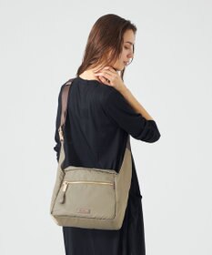 LA BAGAGERIE メタルバックル　ボックスショルダー　Sサイズ