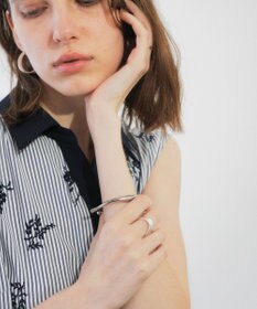 YECCA VECCA ステンレスC型バングル