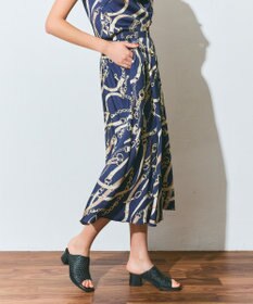 GRACE CONTINENTAL チェーンプリントタックキュロット