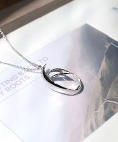 Tiaclasse メタルリボンロールネックレス