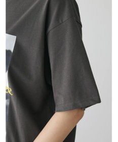 Green Parks レトロフラワーロゴ入りプリントＴシャツ