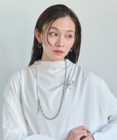 Phoebe クロスカーブパールビジューブローチ　シルバー