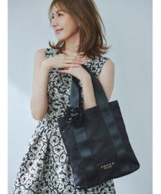 TOCCA 【アップサイクルコサージュ付き・美香＆Lovécoコラボ・数量限定・A4サイズ対応】FLOWER IN HEART BAG バッグ ブラック×カーネーション