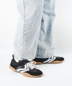 STEVE MADDEN BISCOTTI レトロコートニットスニーカー