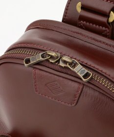 JOSEPH ABBOUD 【軽量/コンパクト/牛革】オイルドレザーボディー バッグ