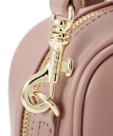 Maison de FLEUR チャーム付きワイドボストンバッグ