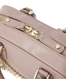 Maison de FLEUR チャーム付きワイドボストンバッグ