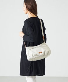 LA BAGAGERIE ポリエステルキャンバス　タックショルダー