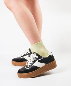 STEVE MADDEN COURTYARD レトロライクボリュームスニーカー