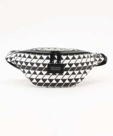 23区GOLF 【UNISEX】フラッグ総柄ボディバッグ　ラウンドにもタウンユースにも使える！