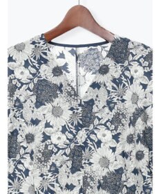 Te chichi 【LIBERTY FABRICS】Vネックフレアワンピース