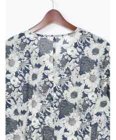 Te chichi 【LIBERTY FABRICS】Vネックフレアワンピース