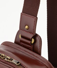 JOSEPH ABBOUD 【軽量/コンパクト/牛革】オイルドレザーボディー バッグ