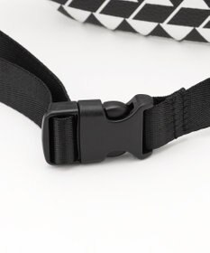 23区GOLF 【UNISEX】フラッグ総柄ボディバッグ　ラウンドにもタウンユースにも使える！