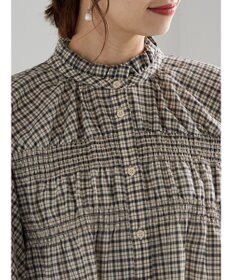 Te chichi スタンドフリル5分袖シャーリングブラウス