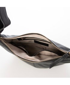 UNBILLION アトランタ ATLANTA / やぎ革軽量ハーフムーンショルダー