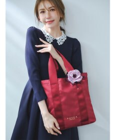 TOCCA 【アップサイクルコサージュ付き・美香＆Lovécoコラボ・数量限定・A4サイズ対応】FLOWER IN HEART BAG バッグ ボルドー×アネモネ