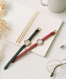 CITIZEN 【クラシカルなソーラーテックモデル】小ぶりなケースに赤いバンドがアクセントの腕時計