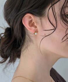 Phoebe 〈金属アレルギー対応〉ニュアンスメタルドロップパールピアス/ゴールド　淡水パール/天然パール