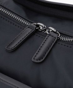 Y'SACCS 【ナイロンタフタ×リサイクルレザー】デイリーショルダー　Mサイズ