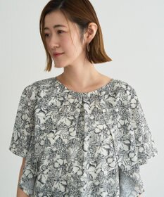 YECCA VECCA ラインフルーツ柄ラッフルブラウス