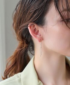 Phoebe 【痛くないシリーズ/金属アレルギー対応】スウィングクリスタルループフィットイヤリング　シャンパンゴールド