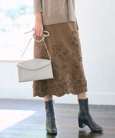 自由区 【SHIHOさん着用】エンブロイダリー スカート モカ