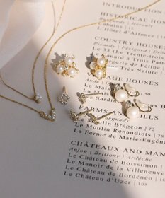 Phoebe 〈金属アレルギー対応〉パールブーケセラミックポストピアス　小粒パール