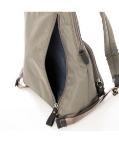 LA BAGAGERIE ナイロン×リサイクルレザー　ミニリュック