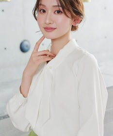 Tiaclasse L 取り外しパール付きボウタイブラウス