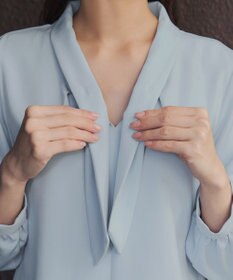 Tiaclasse L 取り外しパール付きボウタイブラウス