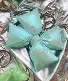 WEGO メタリッククッションリボンキーホルダー