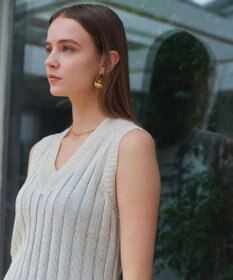 BEIGE， OPTICAL /  ペーパーヤーン Vネックリブニット