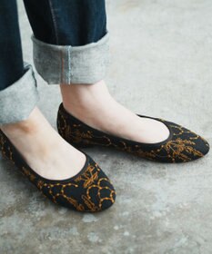 muuc イラカ柄刺繍のバレエシューズ