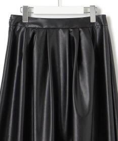 23区 【洗える】フェイクレザーパンチング フレアスカート