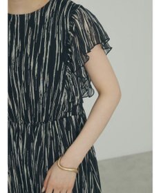 Green Parks ａ．肩フリルプリントワンピース