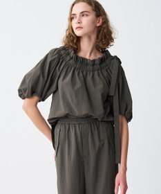 uncrave ライトプルーフナイロン オフショルブラウス