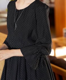 Tiaclasse 【洗える】女性らしさ引き立つリボン袖ギャザーワンピース