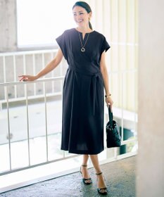 自由区 L 【カタログ掲載・17号サイズまで展開・ベルト付き】ウーステッドライク ワンピース ネイビー