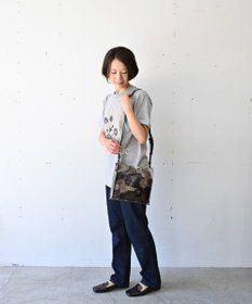 muuc 〈2WAY〉色糸花刺繍模様 ビニール生地 牛革ショルダー紐付き スクエアバッグ