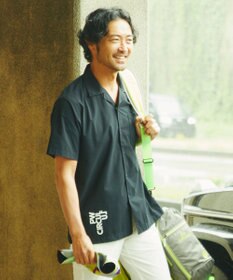 PW CIRCULUS 【MEN】【ストレッチ / 通気性】ロゴ オープンカラー シャツ