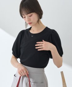 earth music&ecology ロゴプレート付きパフスリーブプルオーバー