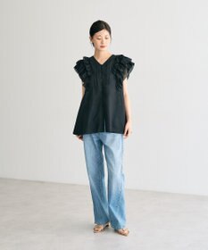 YECCA VECCA ラッフルVネックブラウス