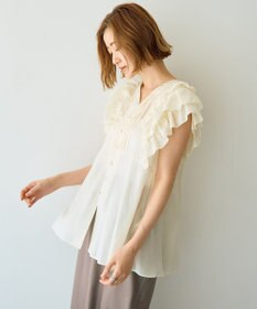 YECCA VECCA ラッフルVネックブラウス