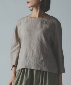 muuc 〈高品質ベルギーリネン〉〈オンオフ着られる〉花刺繍モチーフ付きリネンプルオーバー