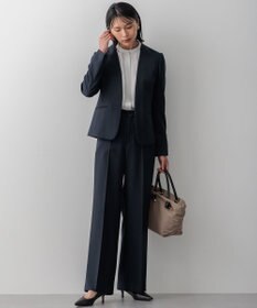 23区 【吸水速乾/UVケア/防シワ性】バックサテンアムンゼン パール釦 タック ブラウス